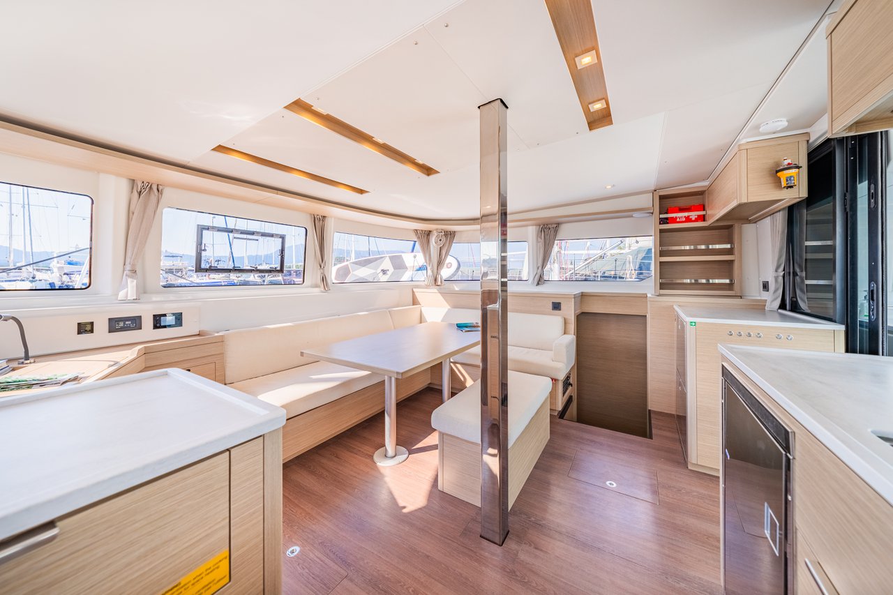 Lagoon 46 - 4 + 1 cab. — photo 19