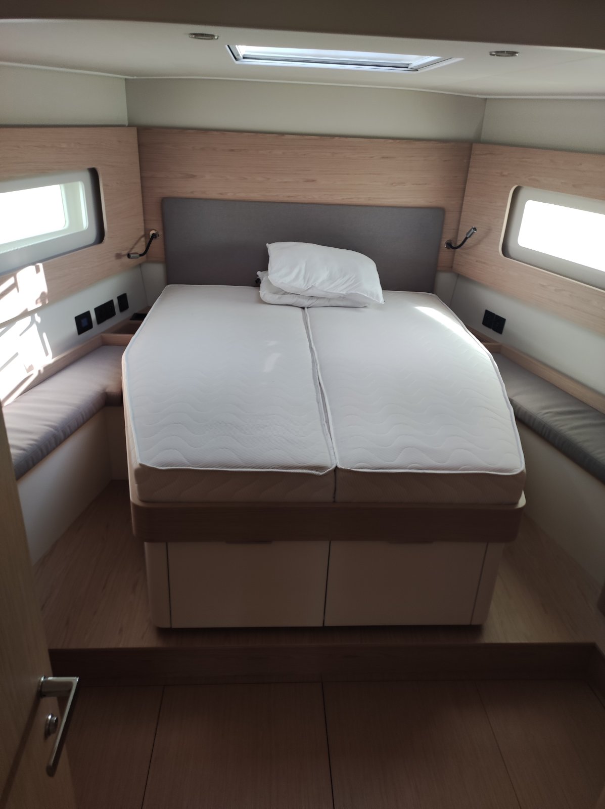 First 53 - 3 + 1 cab. — photo 11