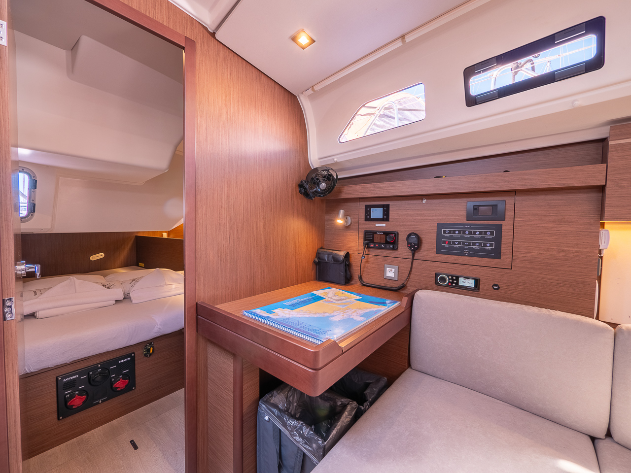 Oceanis 40.1 — photo 14