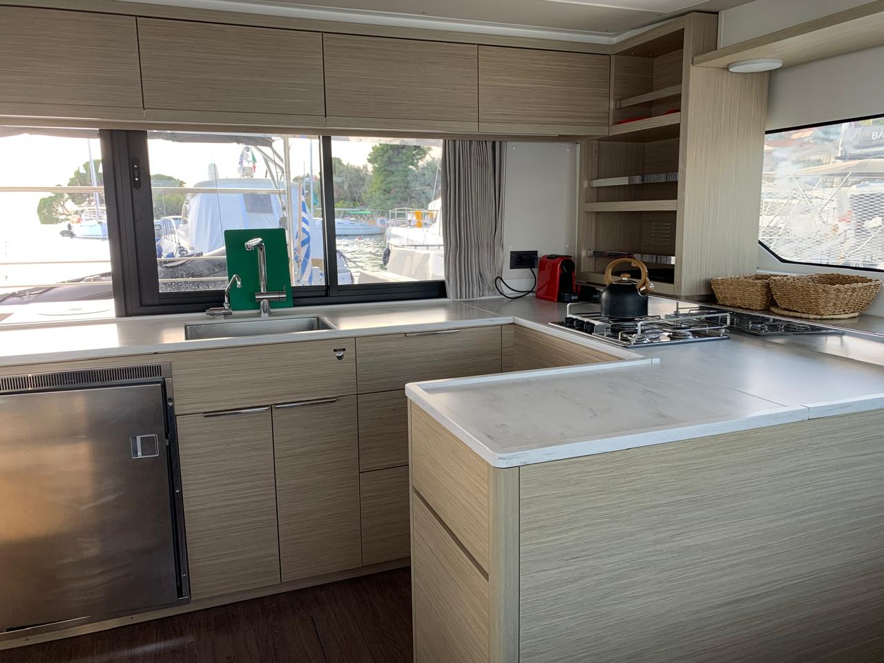 Lagoon 46 - 4 + 1 cab. — photo 11