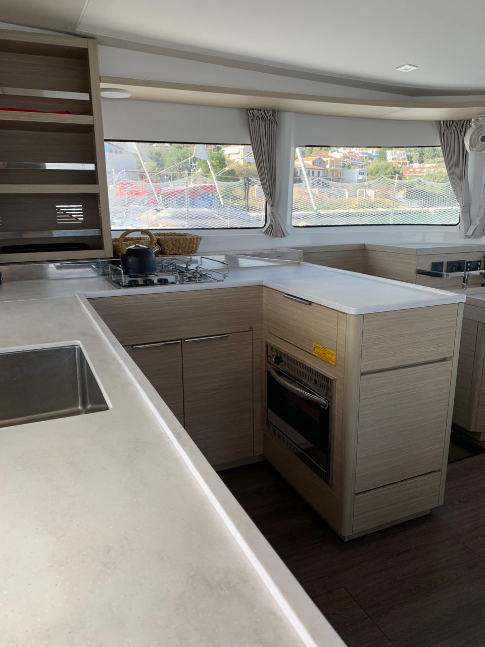 Lagoon 46 - 4 + 1 cab. — photo 13