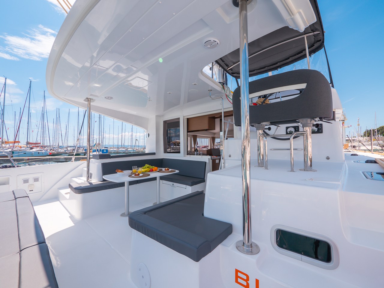 Lagoon 40 - 4 + 2 cab — photo 13