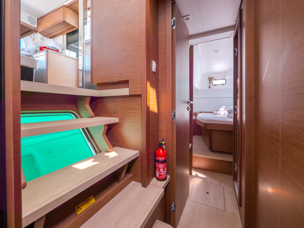 Lagoon 40 - 4 + 2 cab — photo 21