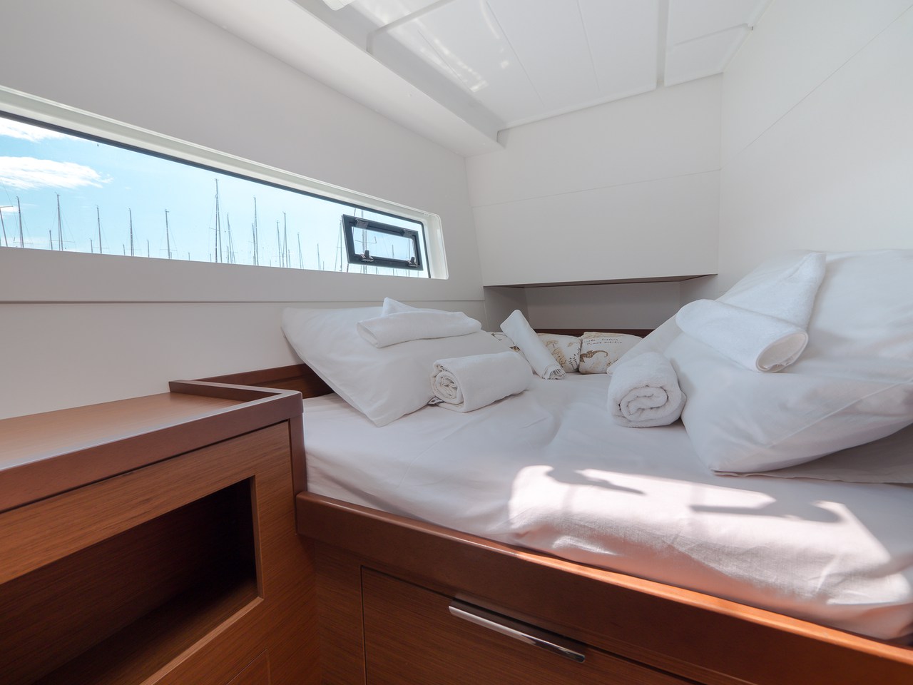 Lagoon 40 - 4 + 2 cab — photo 22