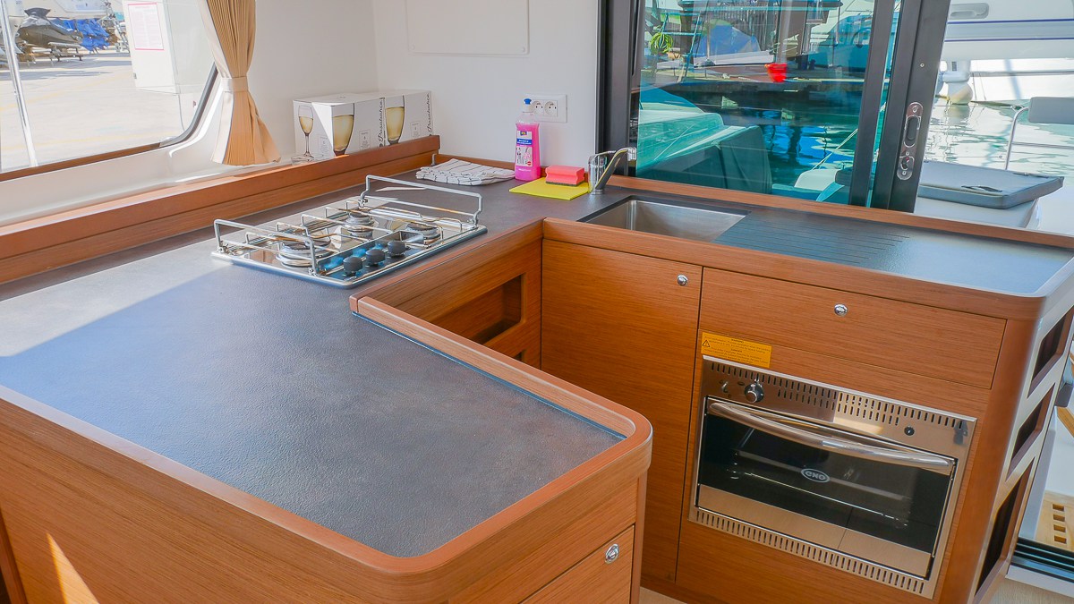 Lagoon 42 - 4 + 2 cab. — photo 13