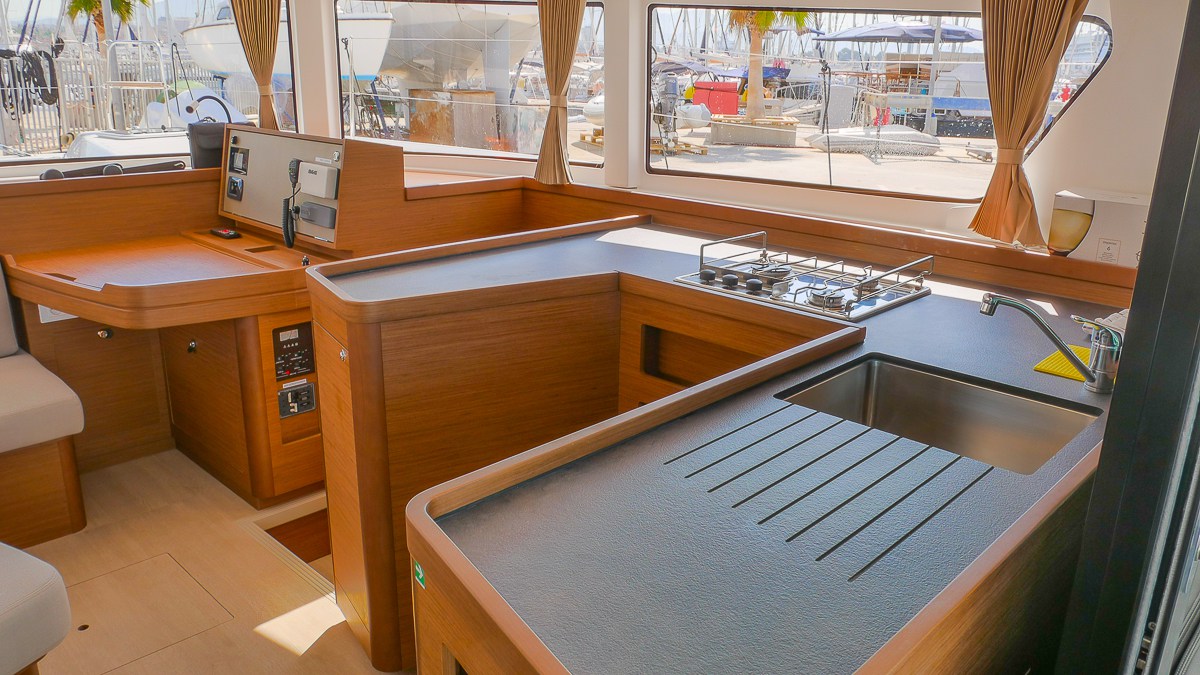 Lagoon 42 - 4 + 2 cab. — photo 14