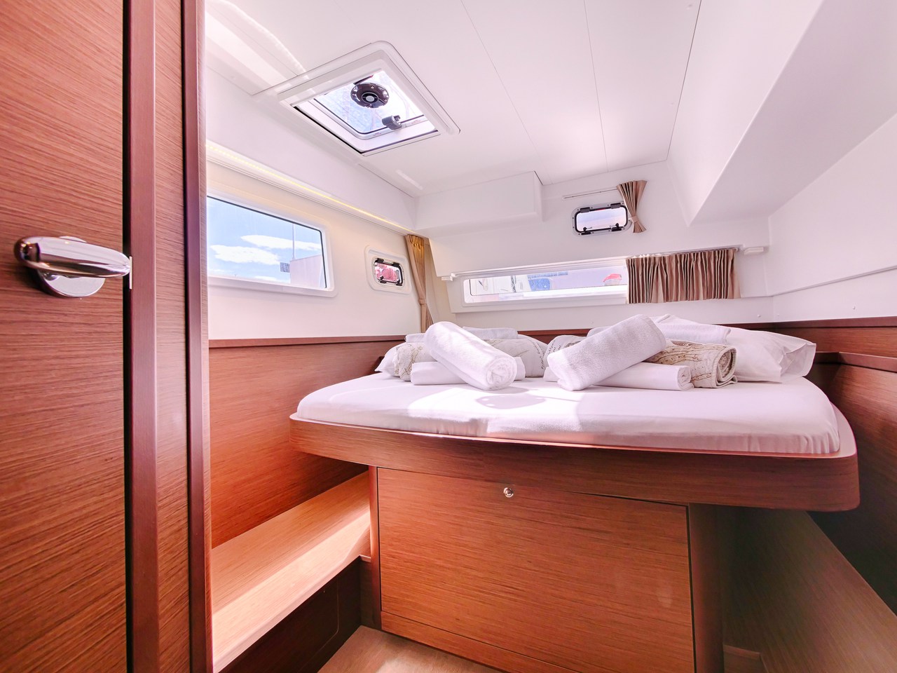 Lagoon 42 - 4 + 2 cab. — photo 22