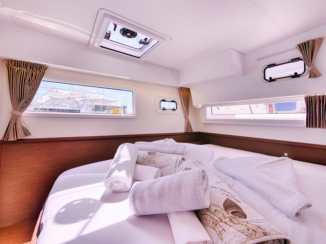 Lagoon 42 - 4 + 2 cab. — photo 23