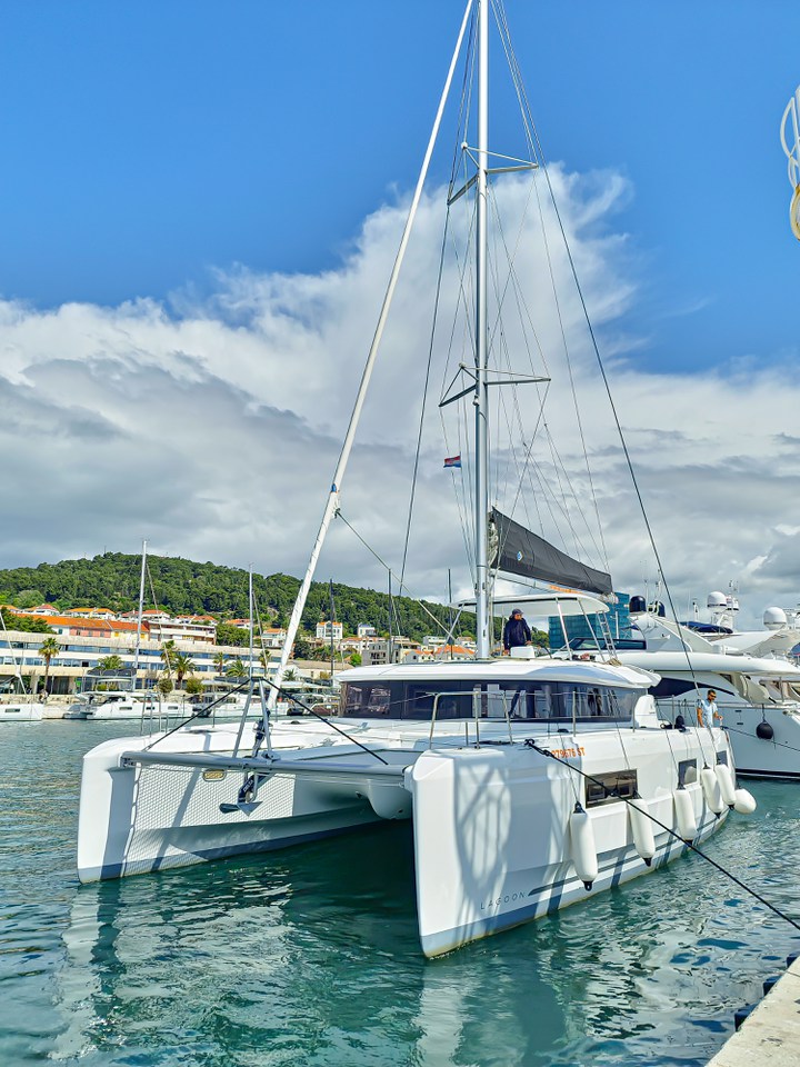 Lagoon 46 - 4 + 2 cab. — photo 32