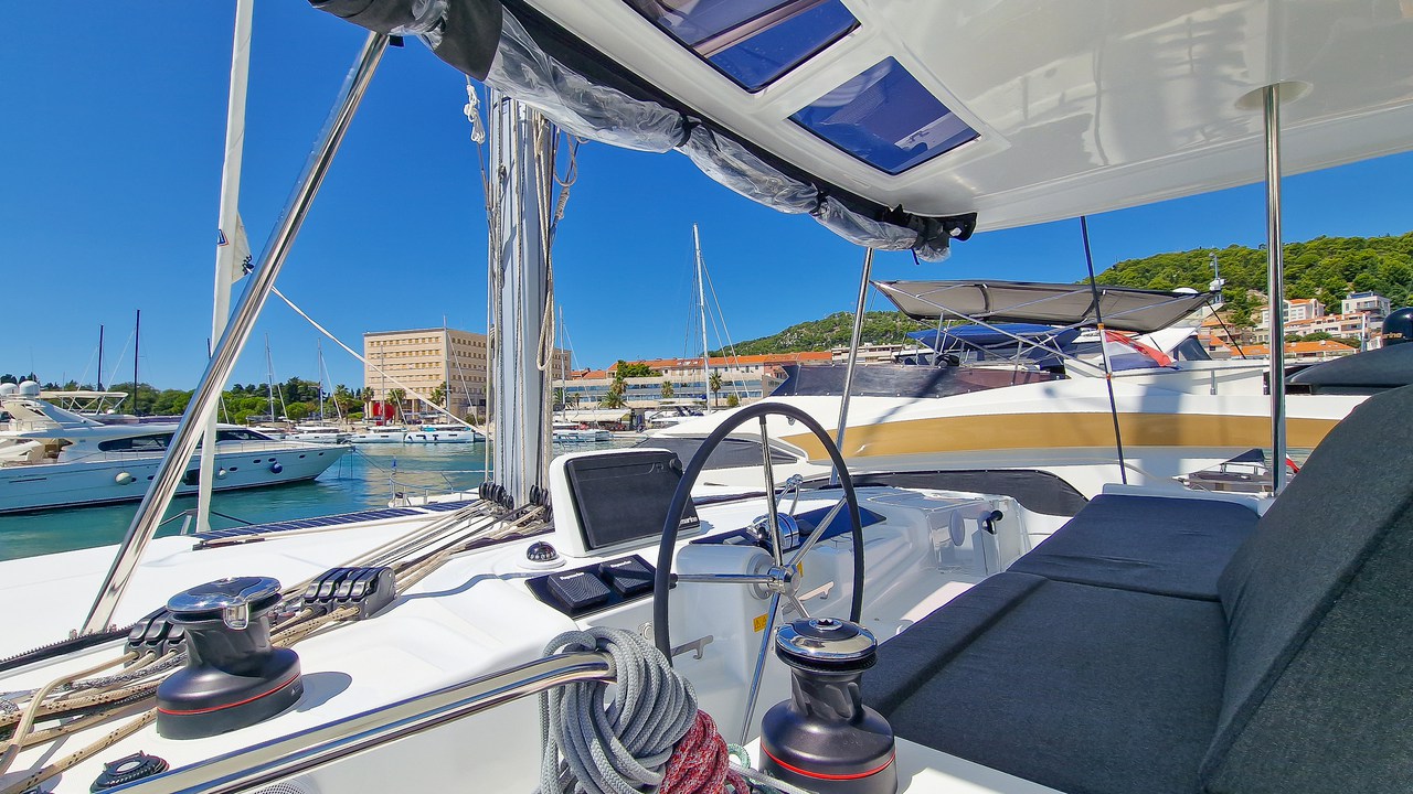 Lagoon 46 - 4 + 2 cab. — photo 7