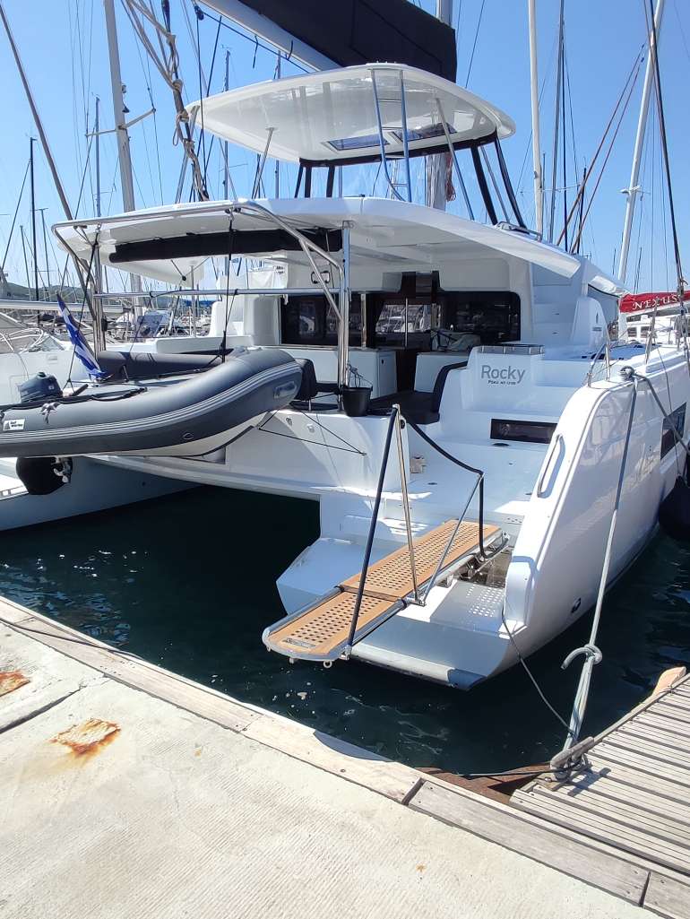 Lagoon 46 - 4 + 2 cab. — photo 1