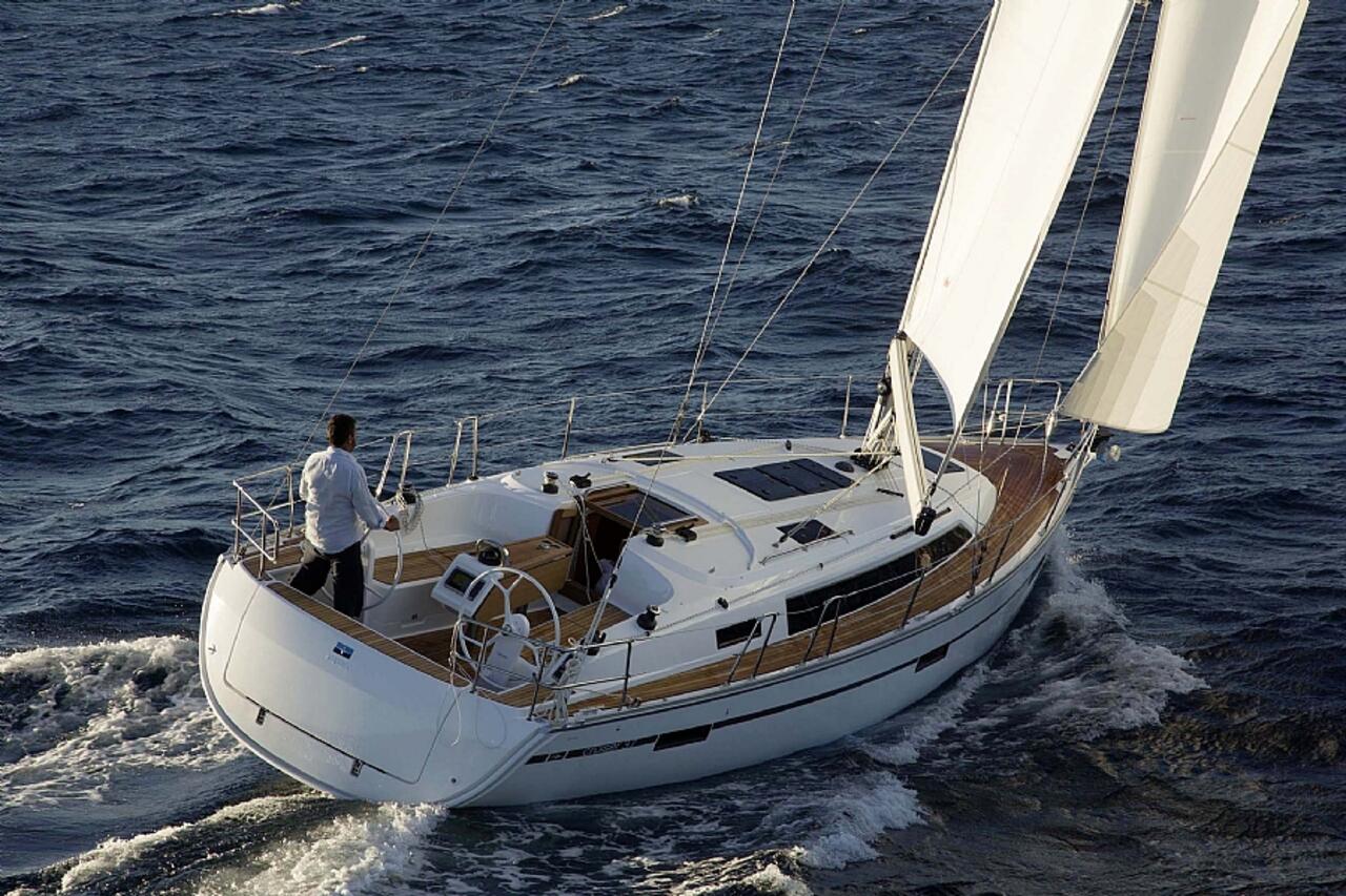 Bavaria Cruiser 37 - 3 cab. — photo 8