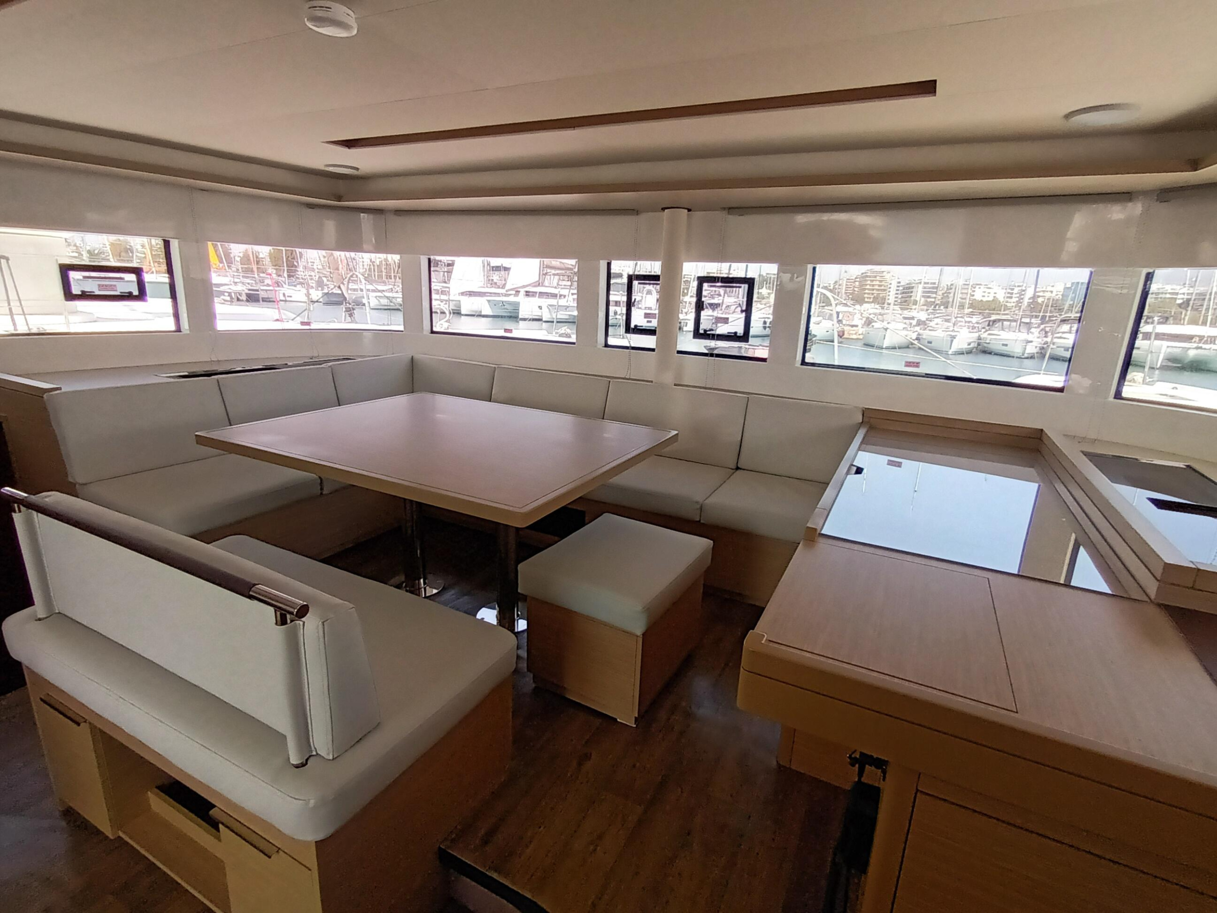 Lagoon 51 - 6 + 2 cab. — photo 7