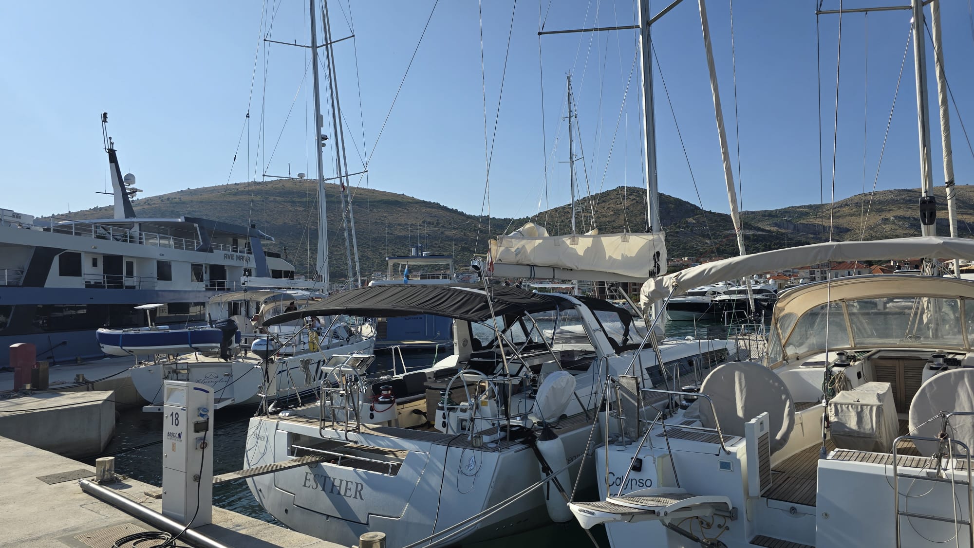Oceanis 55 - 4 + 1 cab. — photo 1