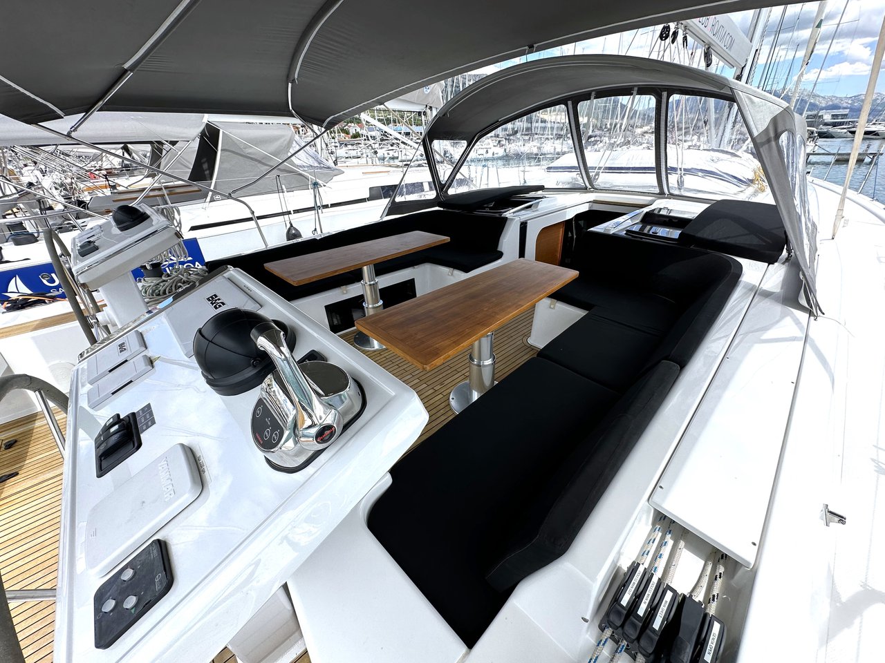 Hanse 548 - 5 + 1 cab. — photo 4