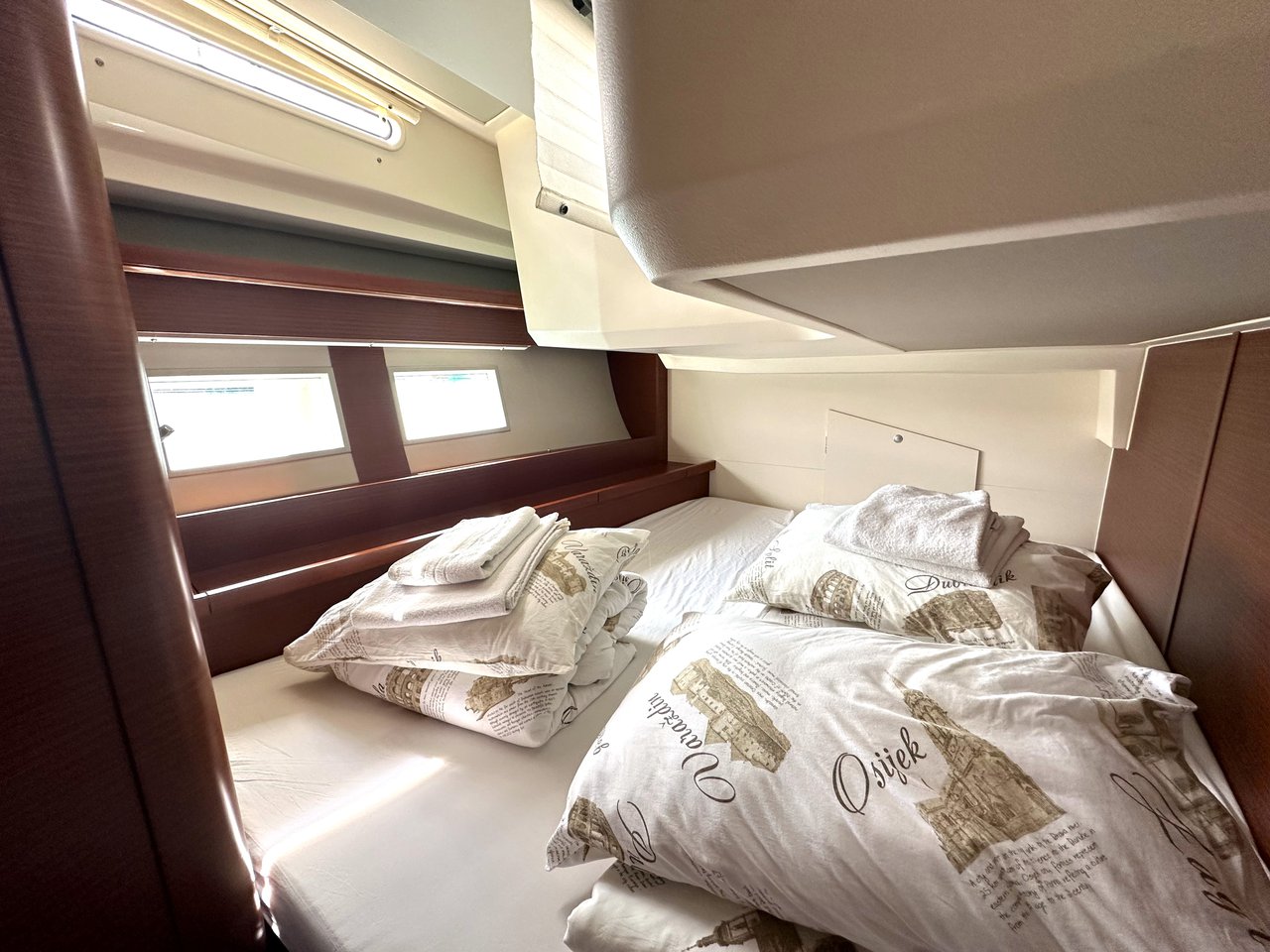 Hanse 548 - 5 + 1 cab. — photo 19