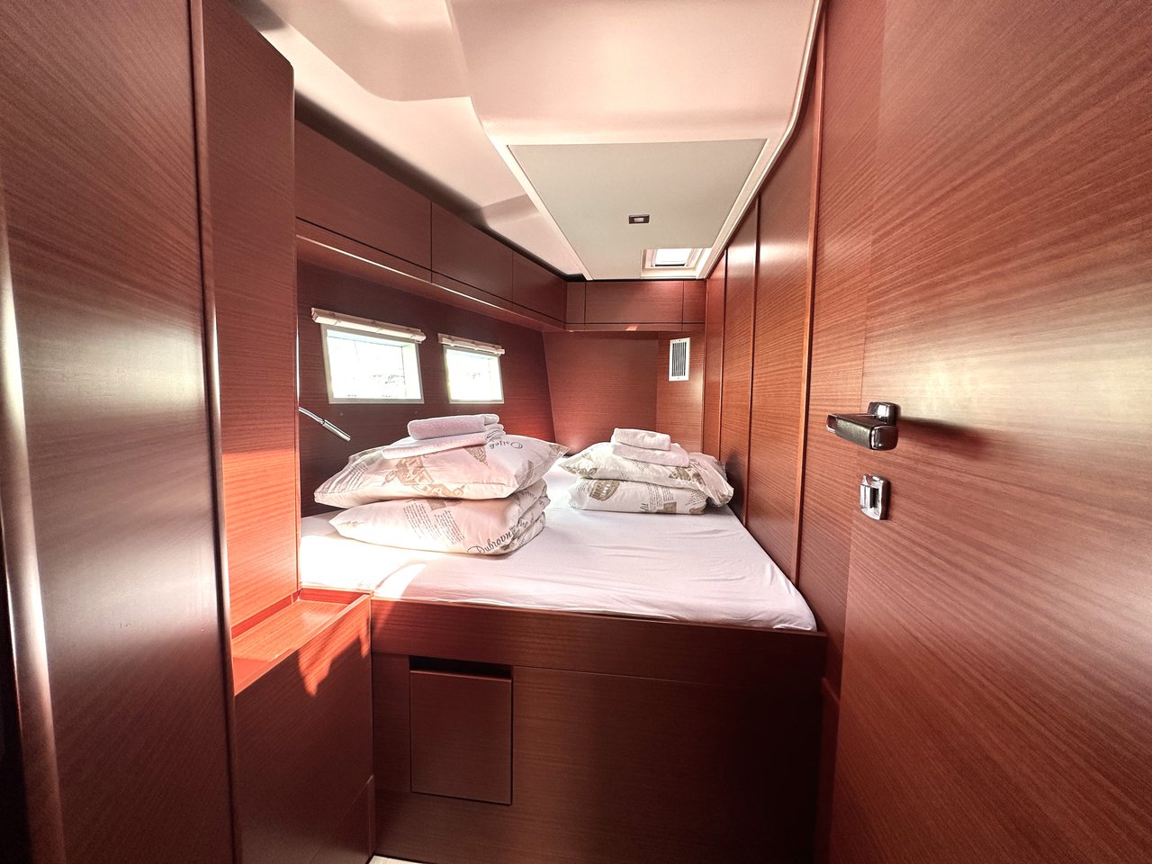 Hanse 548 - 5 + 1 cab. — photo 20