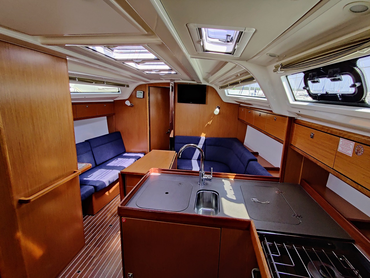 Bavaria Cruiser 37 - 3 cab. — photo 5