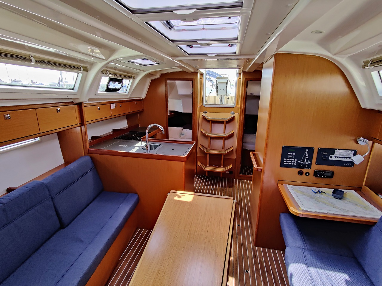 Bavaria Cruiser 37 - 3 cab. — photo 7