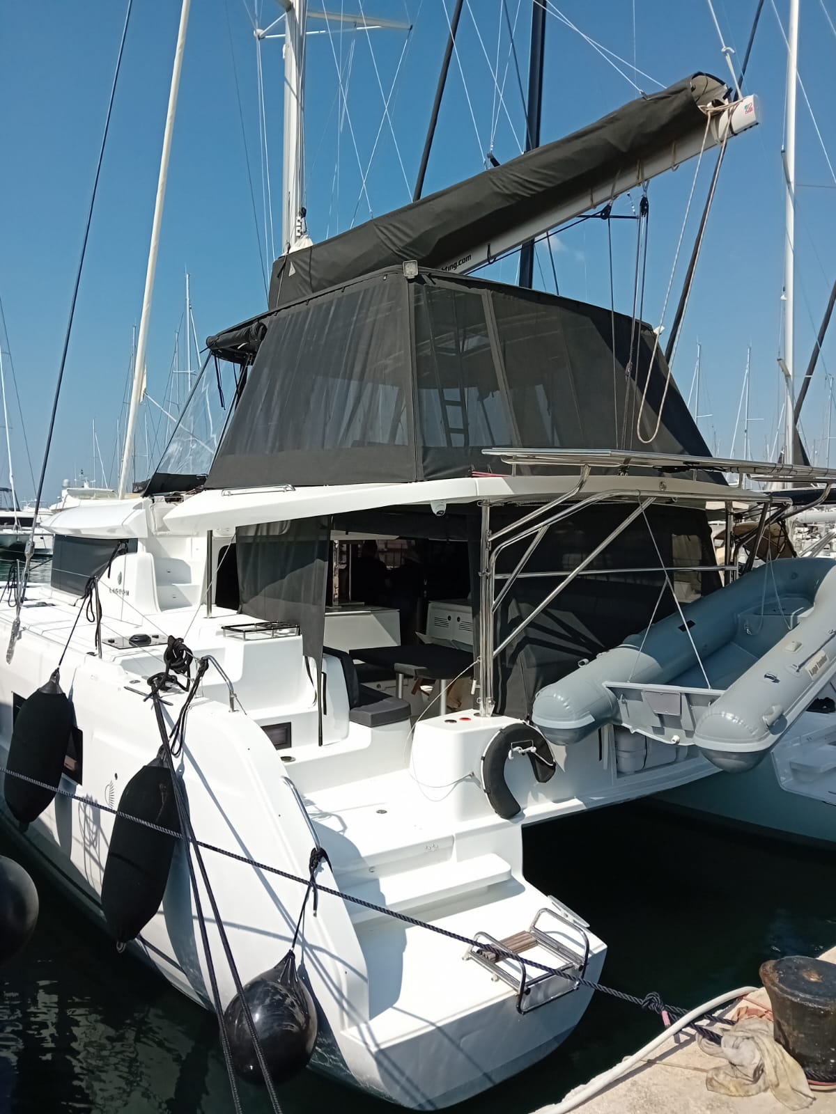 Lagoon 46 - 4 + 2 cab. — photo 11