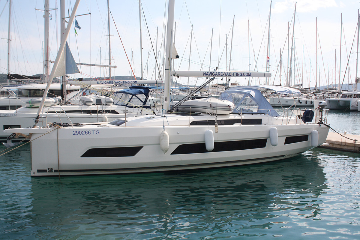 Dufour 41 - 3 cab. — photo 1