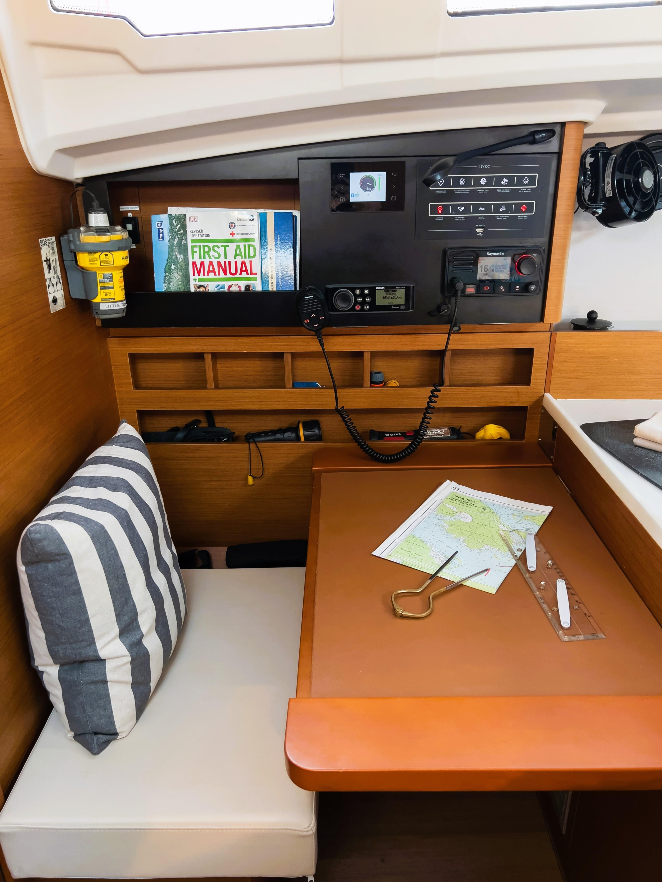 Sun Odyssey 410 - 3 cab. — photo 16