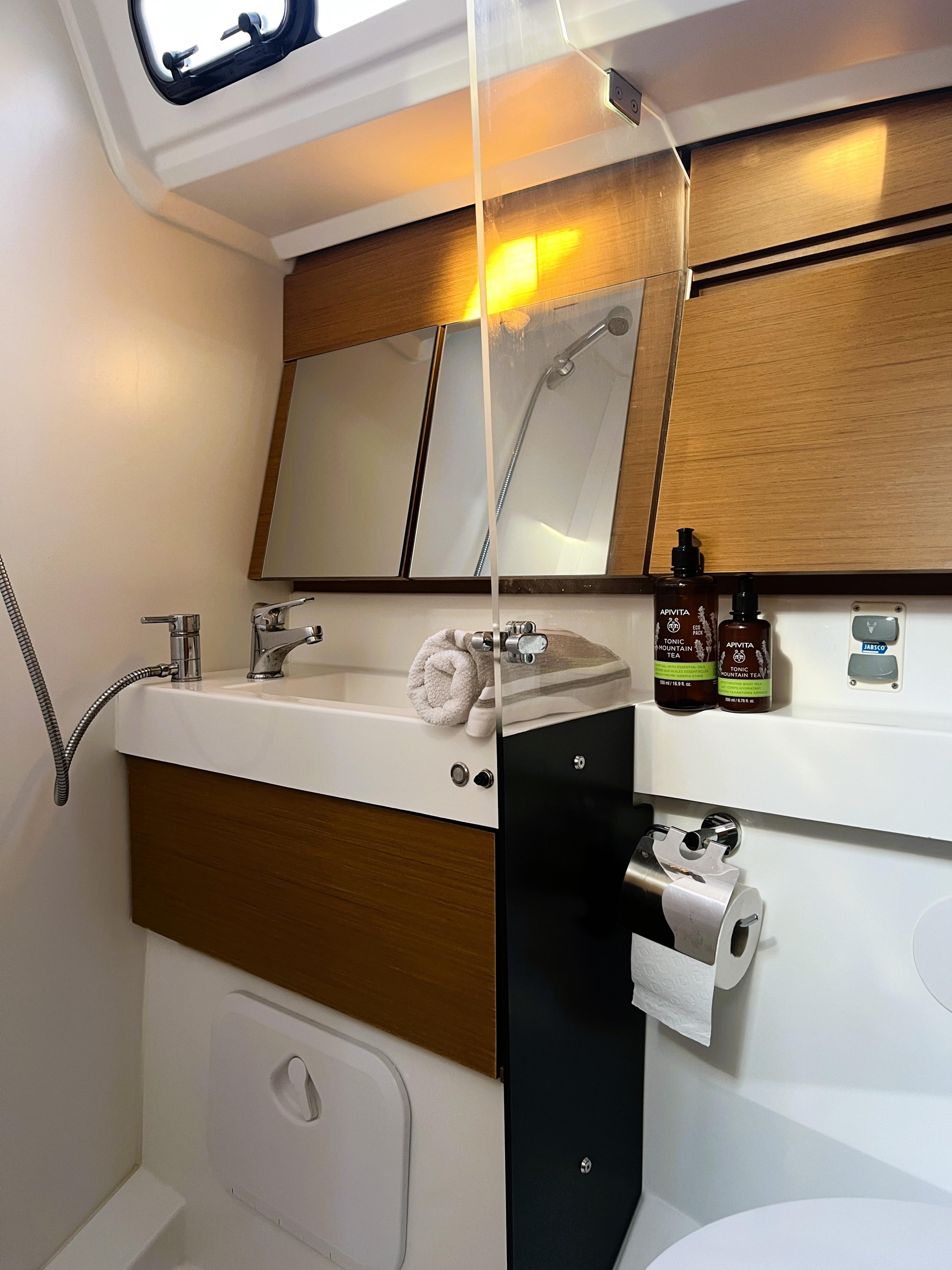 Sun Odyssey 410 - 3 cab. — photo 15