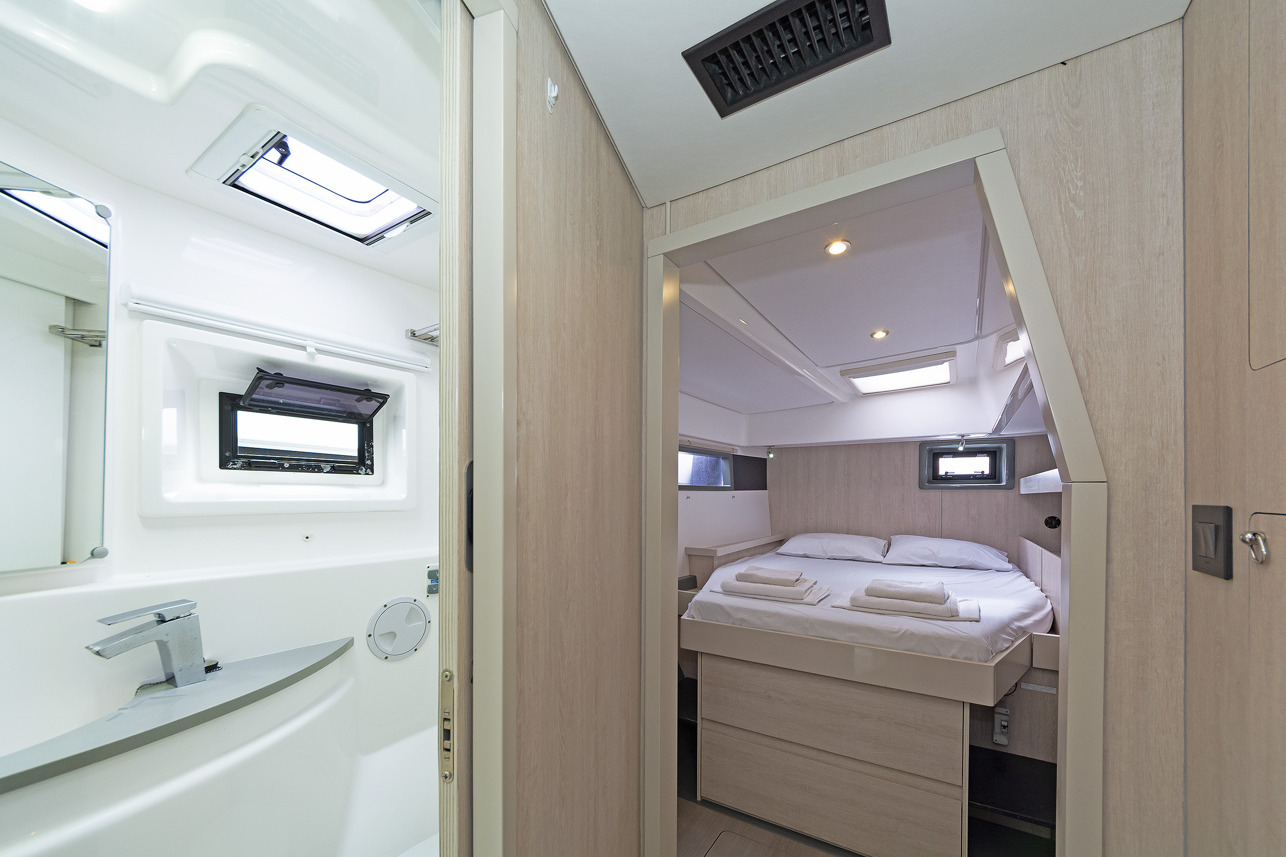 Leopard 48 - 4 + 1 cab. — photo 18