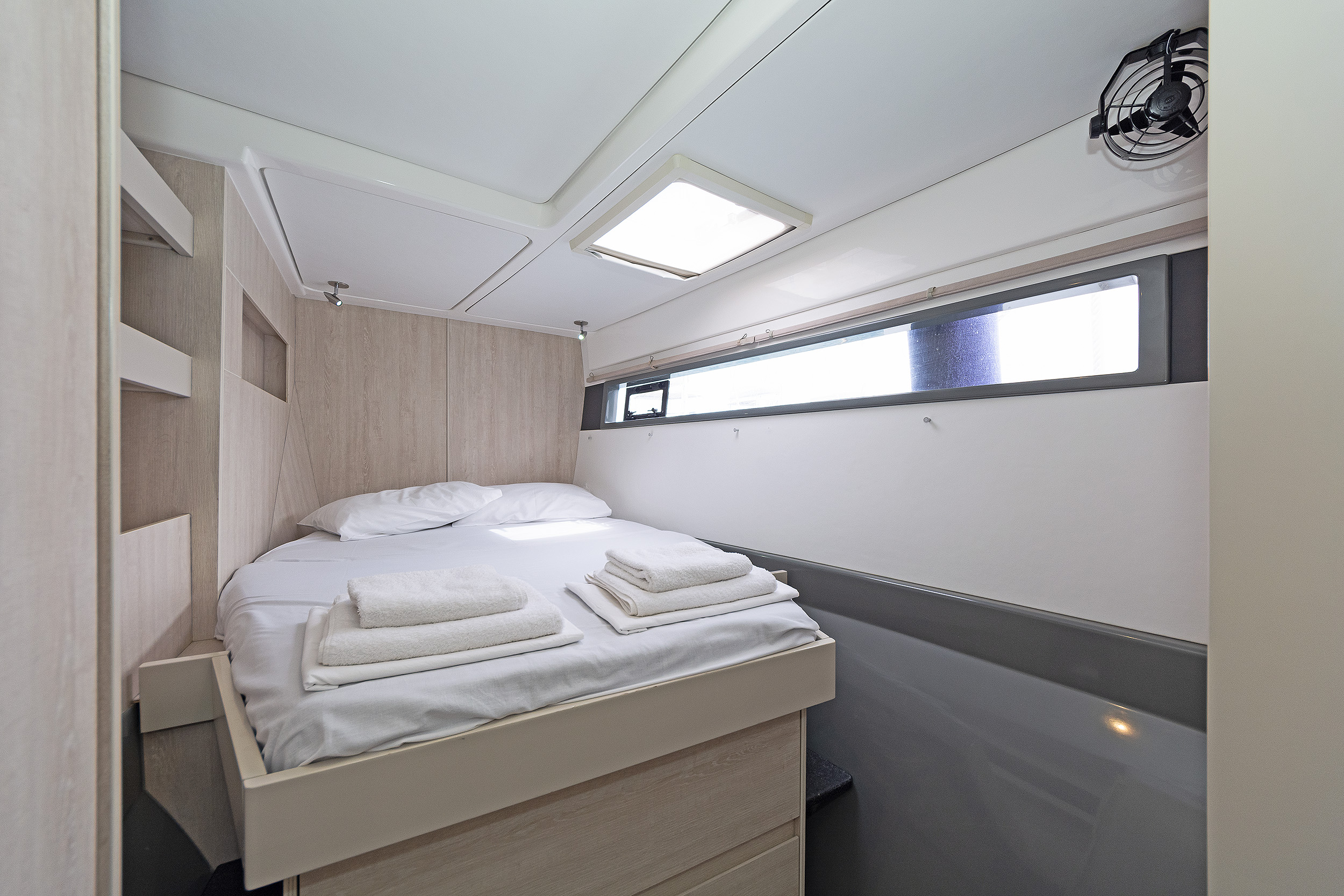 Leopard 48 - 4 + 1 cab. — photo 22