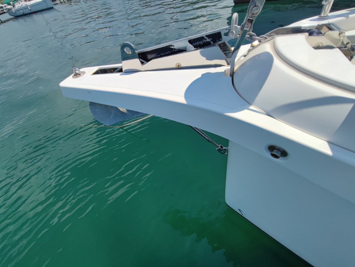 Bavaria C42 — photo 10