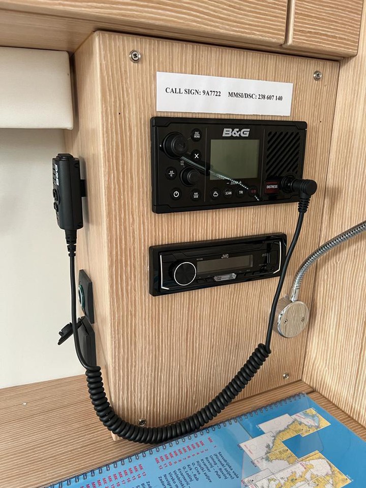Bavaria C42 — photo 26