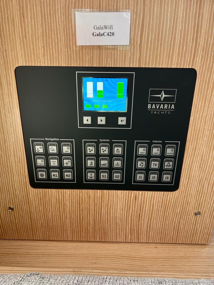 Bavaria C42 — photo 27
