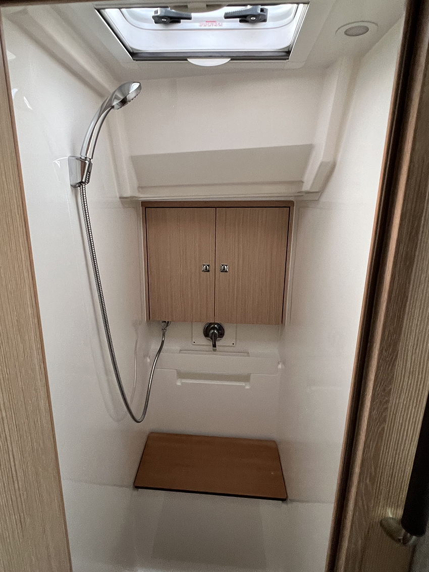 Bavaria C45 Style - 3 cab. — photo 21