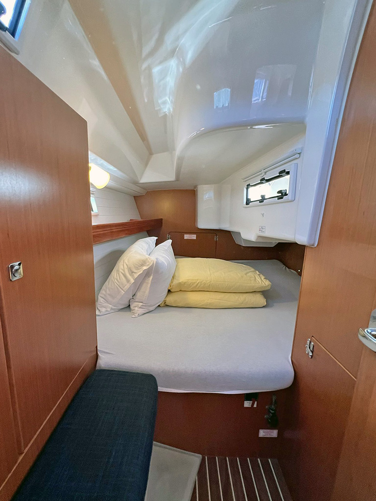 Bavaria Cruiser 33 — photo 33