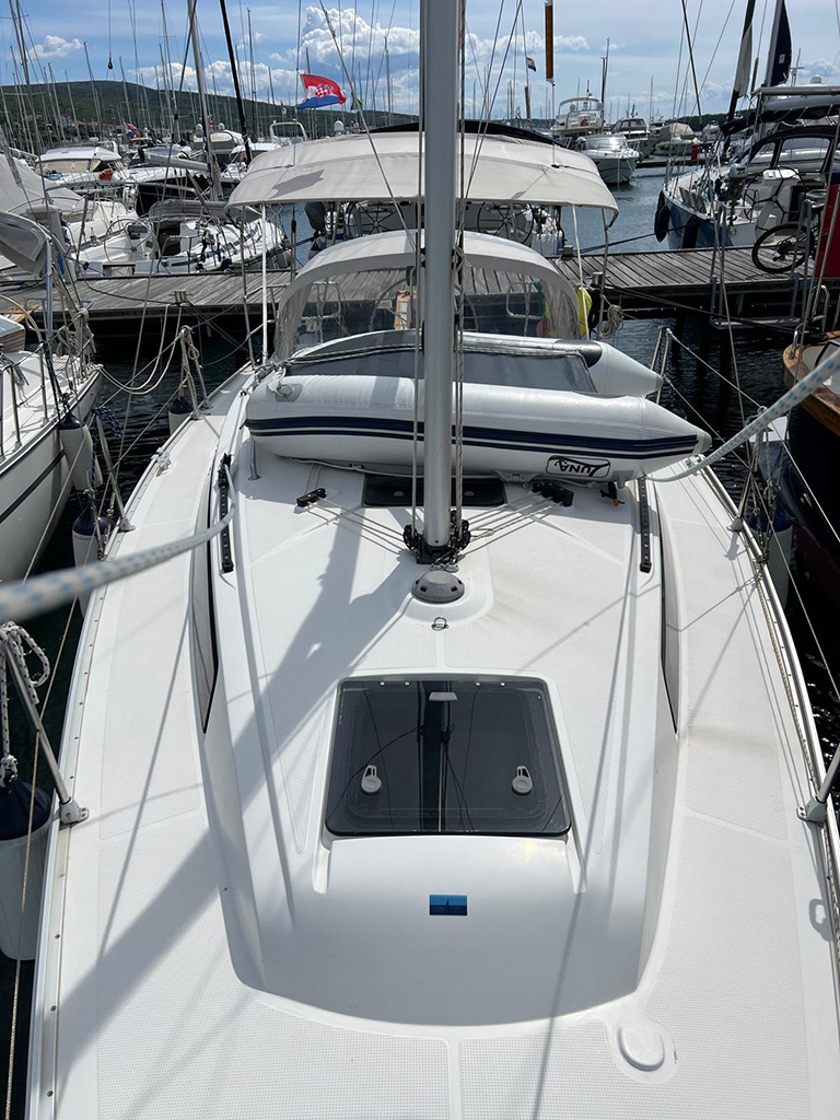 Bavaria Cruiser 33 — photo 11