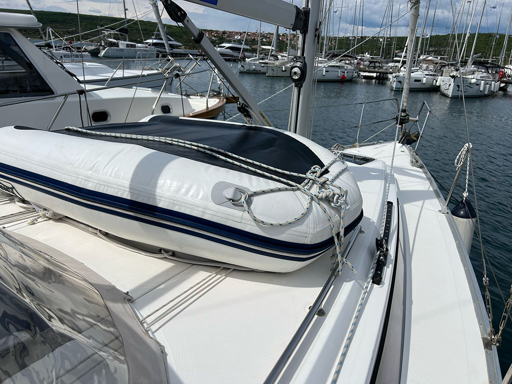 Bavaria Cruiser 33 — photo 13