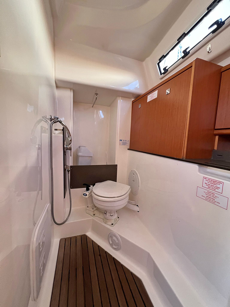 Bavaria Cruiser 33 — photo 39