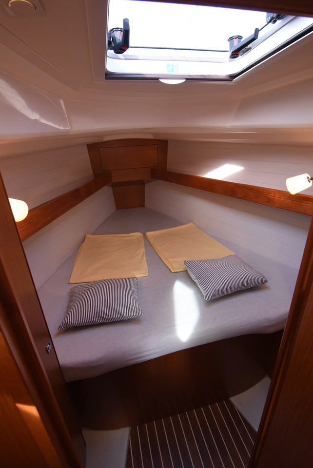 Bavaria Cruiser 34 — photo 9