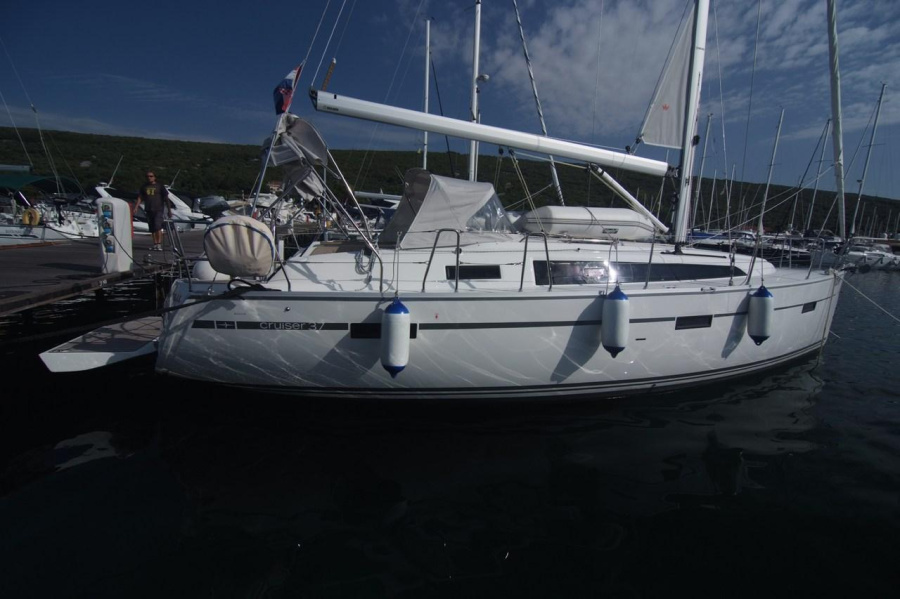 Bavaria Cruiser 37 - 3 cab. — photo 3