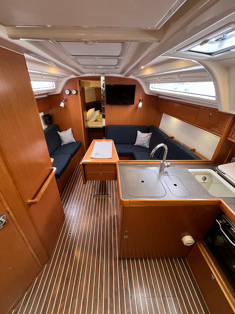 Bavaria Cruiser 37 - 3 cab. — photo 15