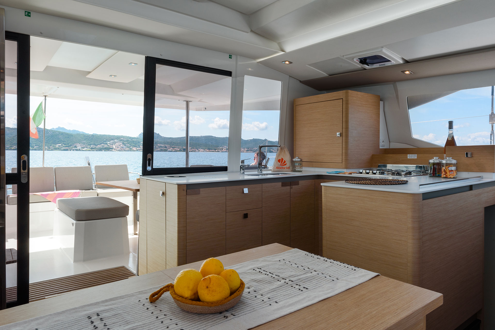 Fountaine Pajot Astrea 42 - 4 + 1 cab. — photo 9