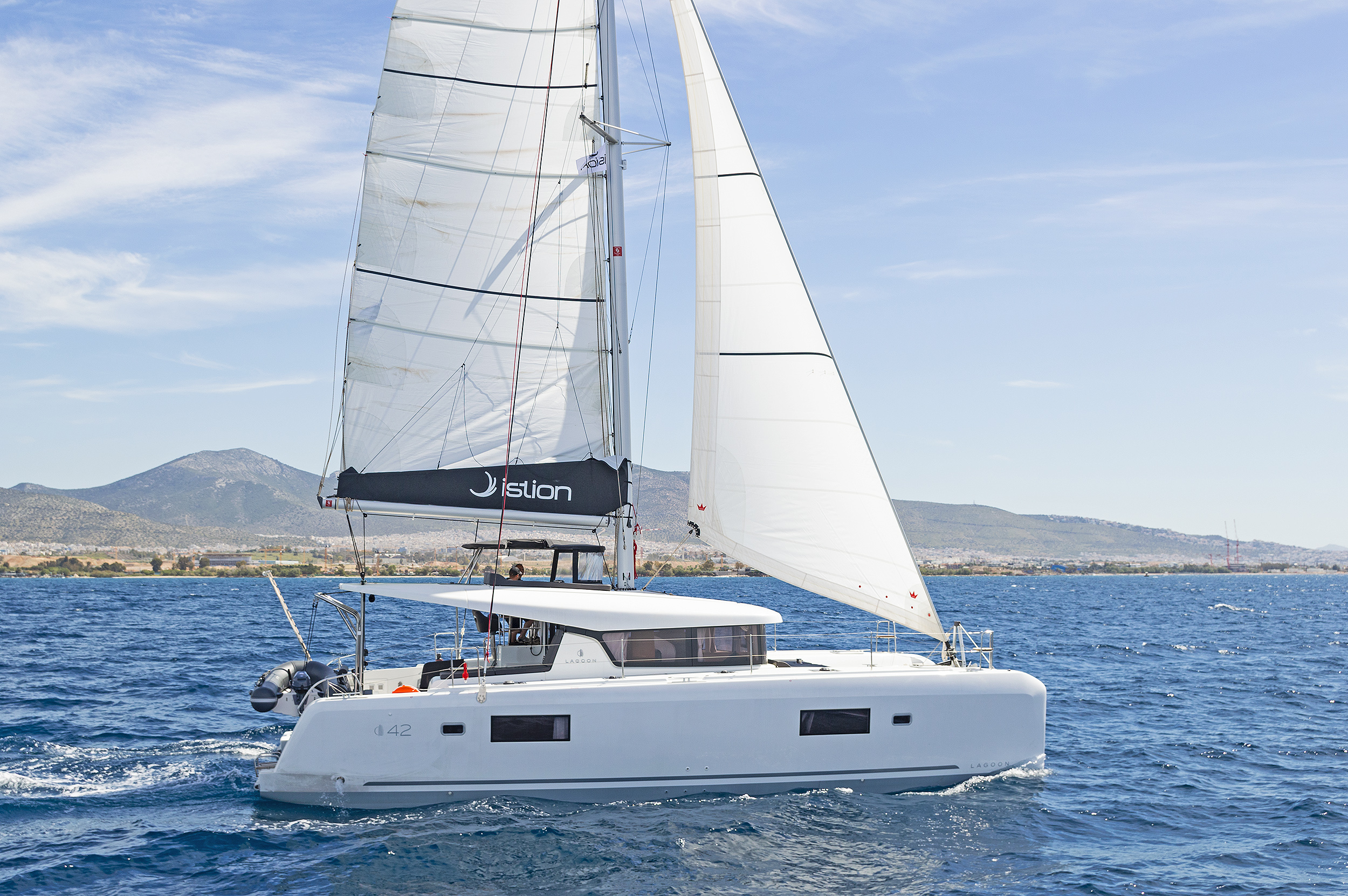 Lagoon 42 - 4 + 2 cab. — photo 1