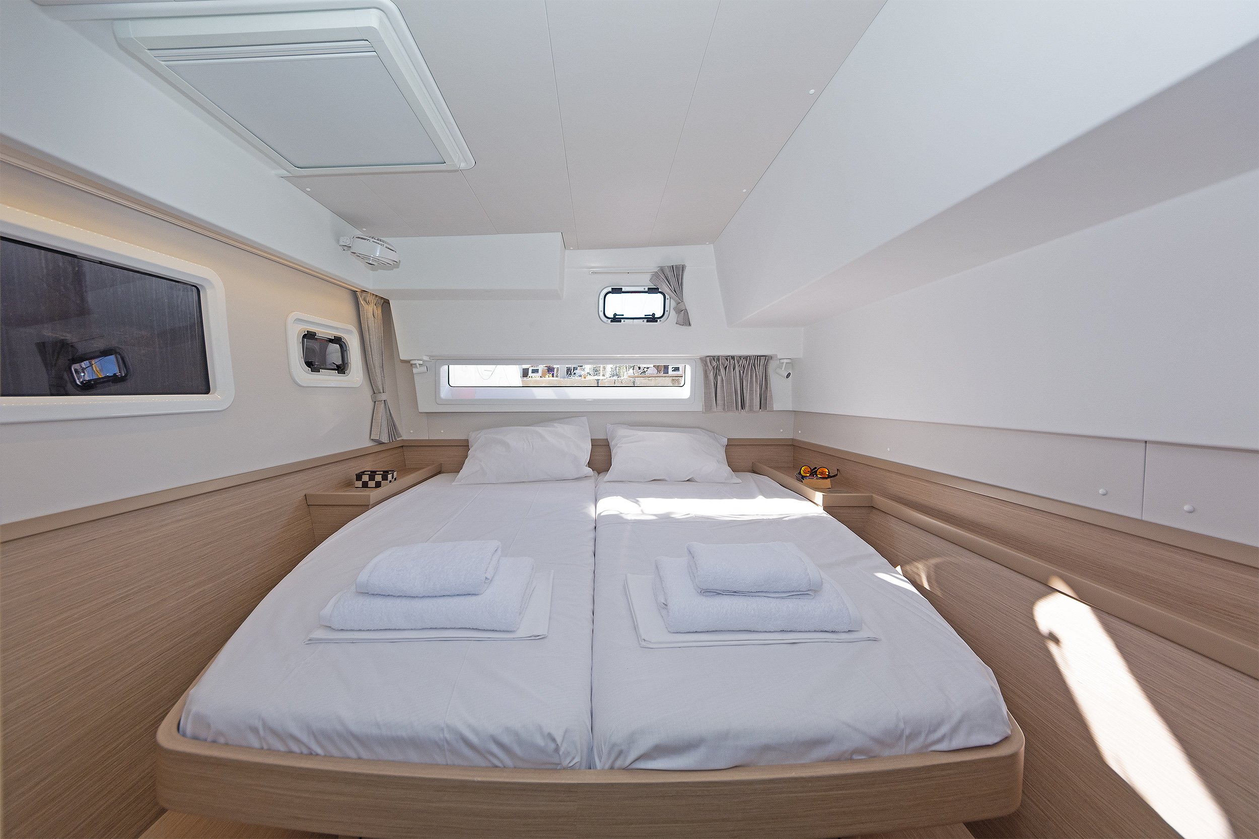 Lagoon 42 - 4 + 2 cab. — photo 8