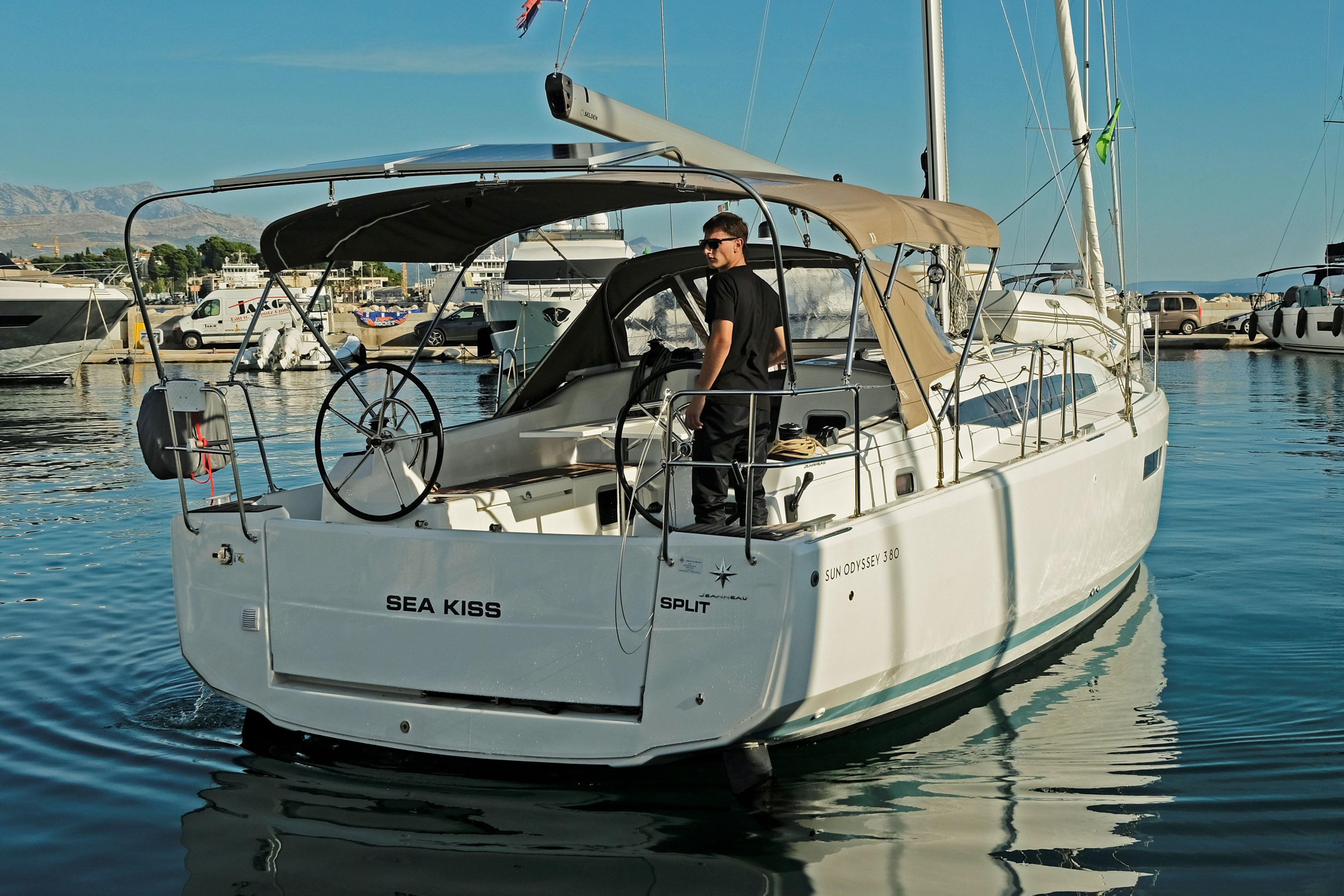 Sun Odyssey 380 - 3 cab. — photo 7