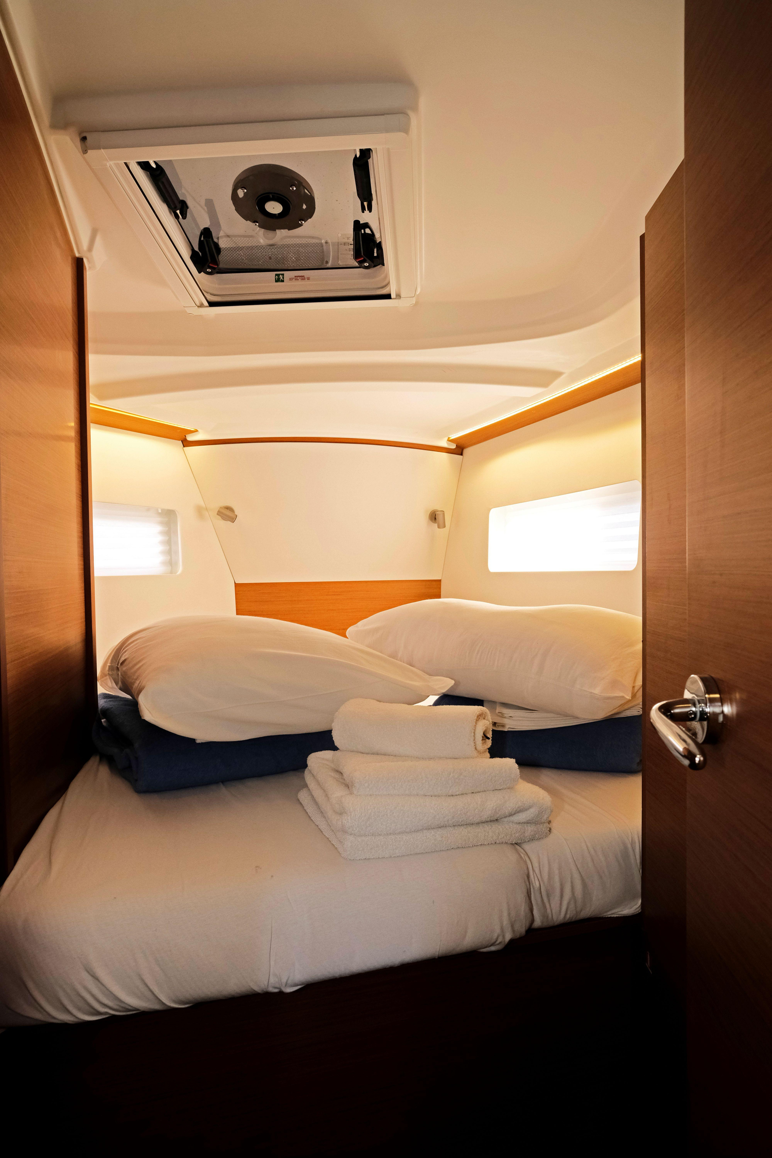 Sun Odyssey 380 - 3 cab. — photo 9