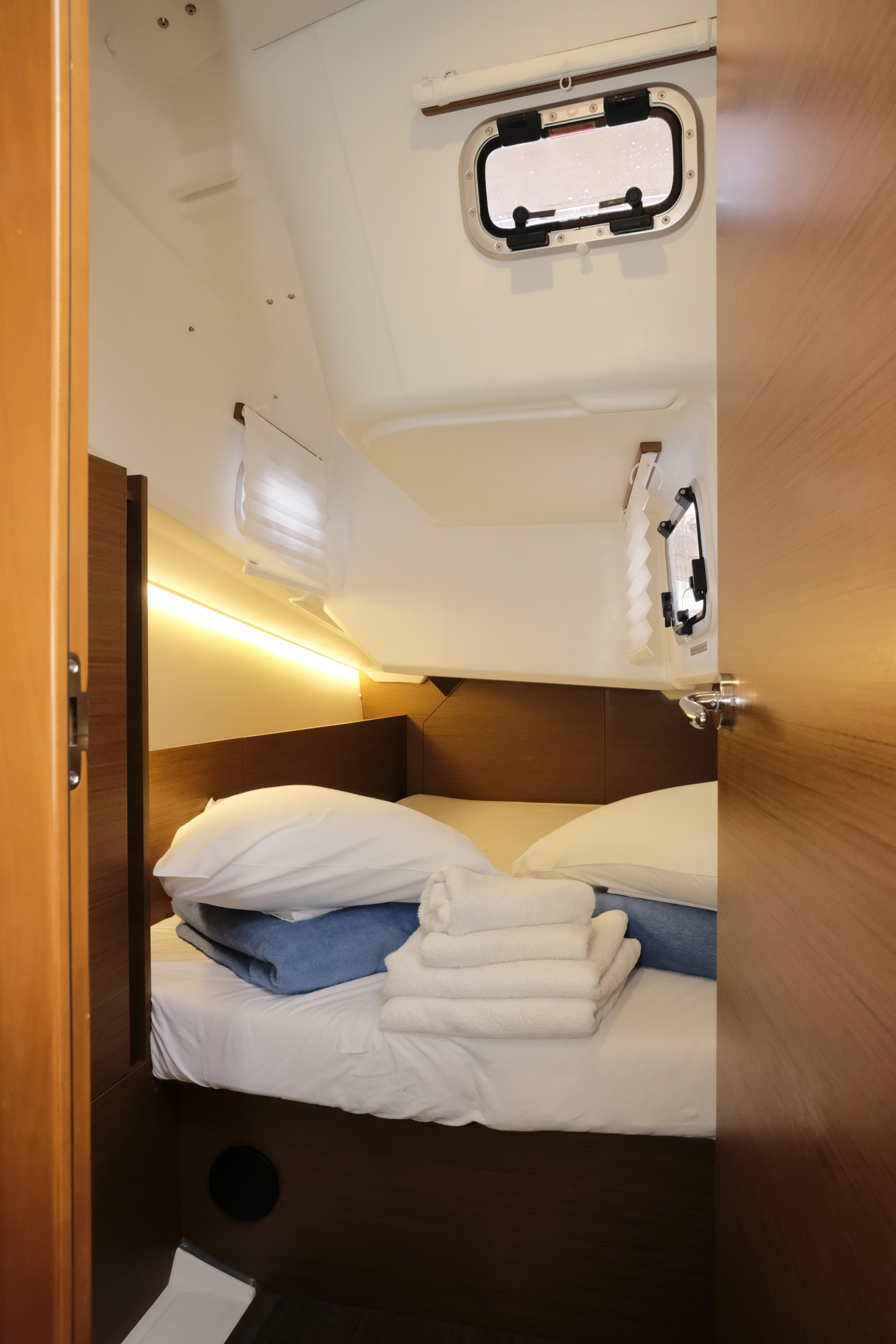 Sun Odyssey 380 - 3 cab. — photo 12