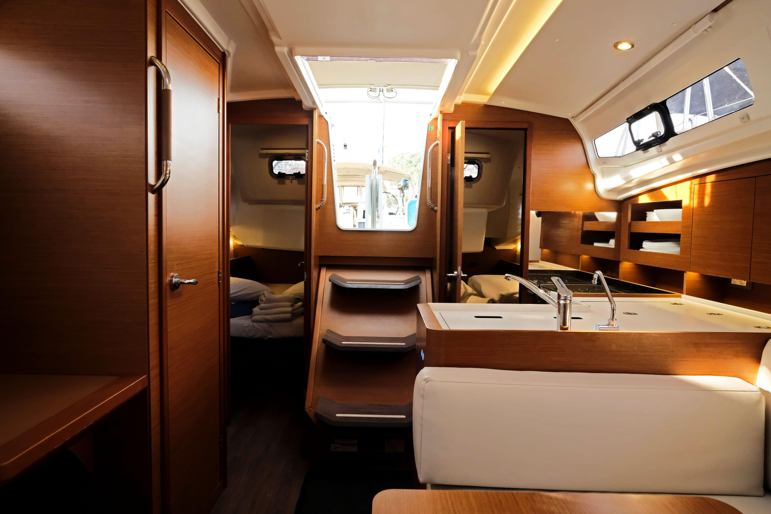 Sun Odyssey 380 - 3 cab. — photo 15