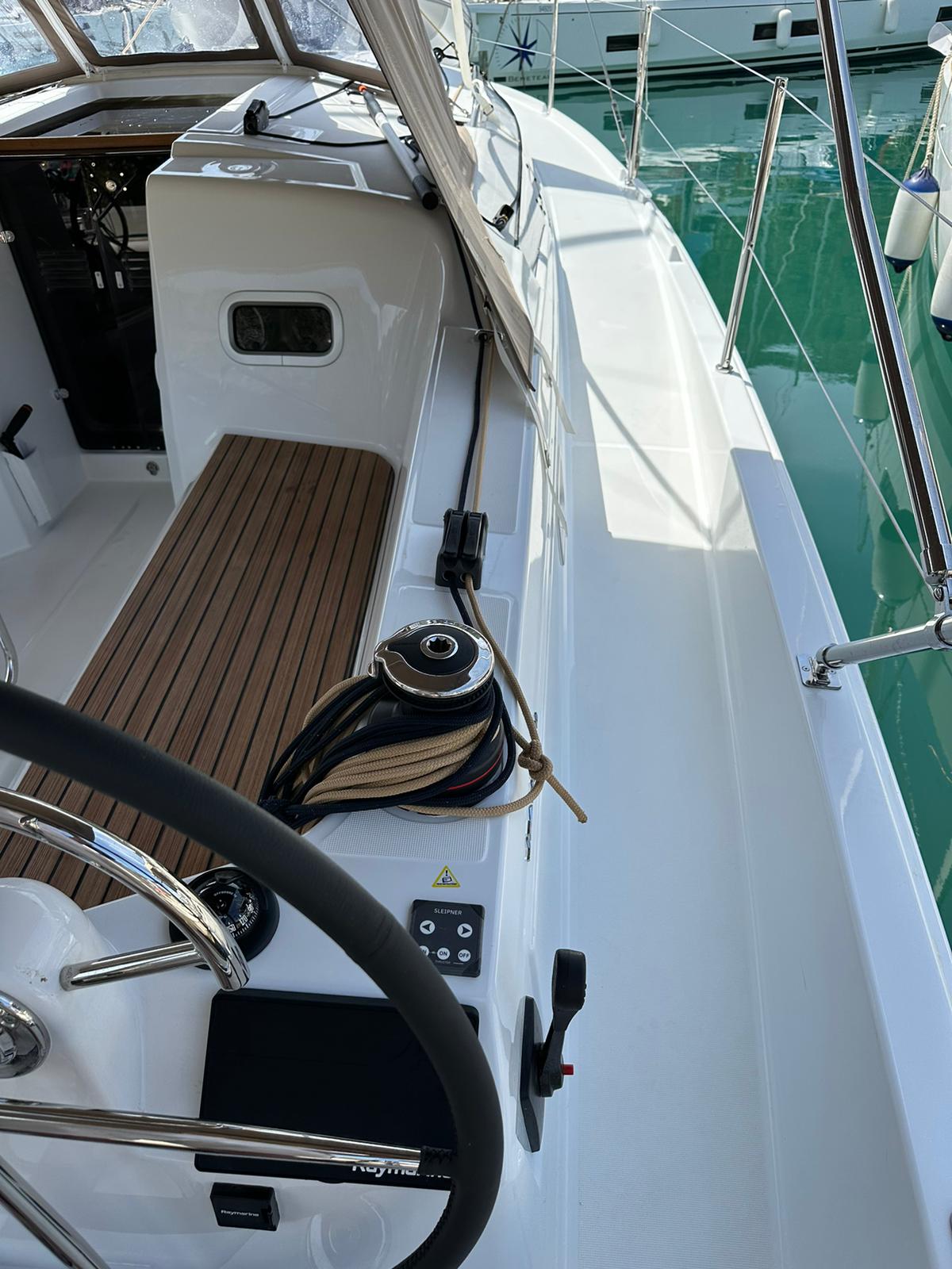 Sun Odyssey 350 - 3 cab. — photo 8