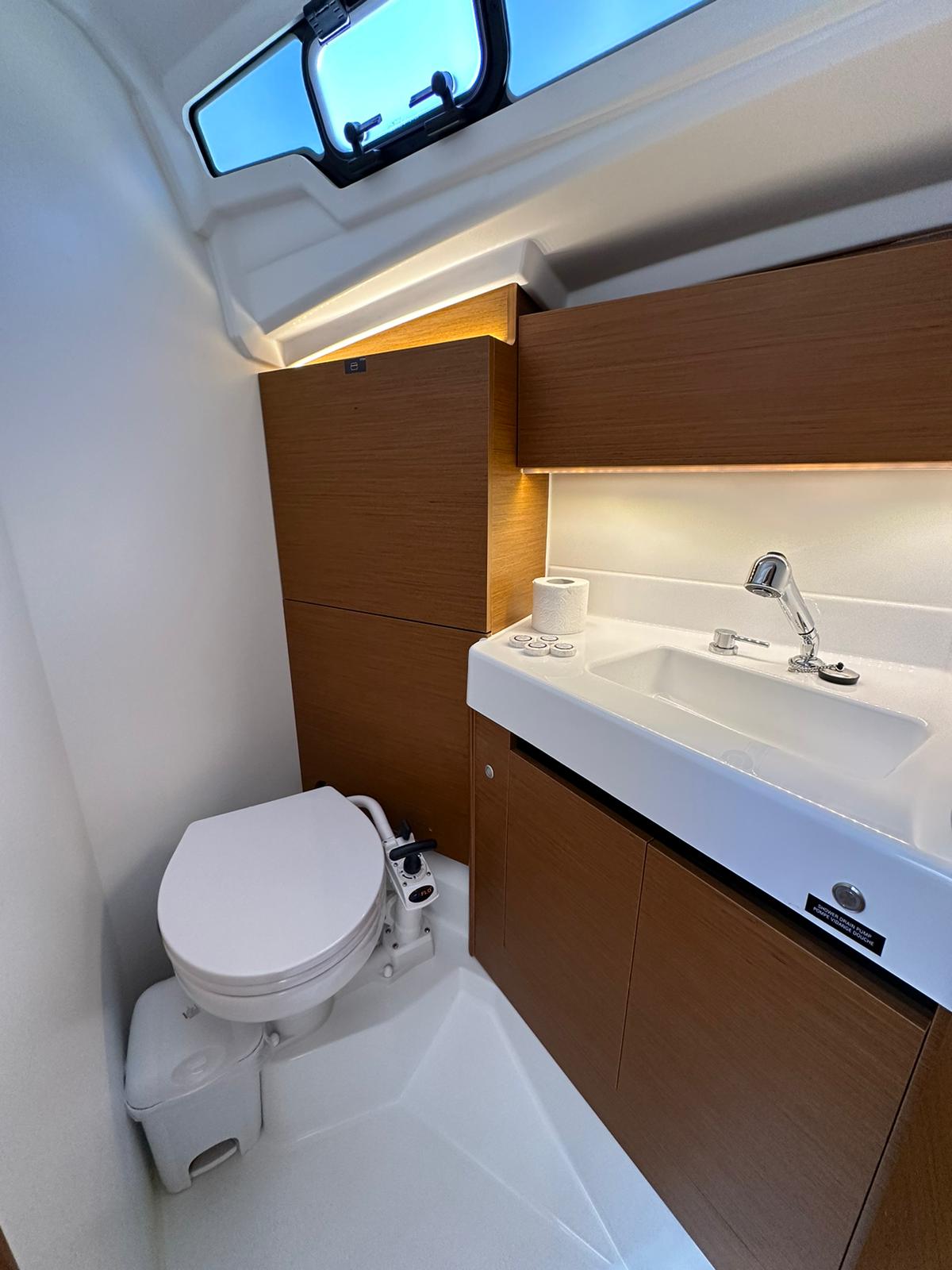 Sun Odyssey 350 - 3 cab. — photo 19