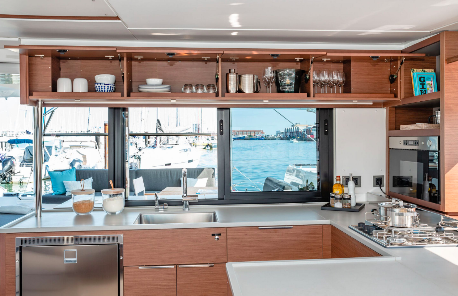 Lagoon 46 - 4 + 1 cab. — photo 2